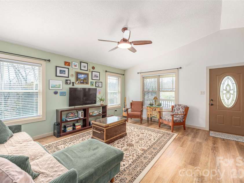 20 Golden Tree Lane, Asheville, NC 28806.  MLS# CAR4352934, YatesRealty ID 11140. 