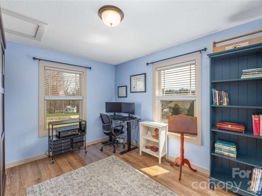 20 Golden Tree Lane, Asheville, NC 28806.  MLS# CAR4352934, YatesRealty ID 11140. 