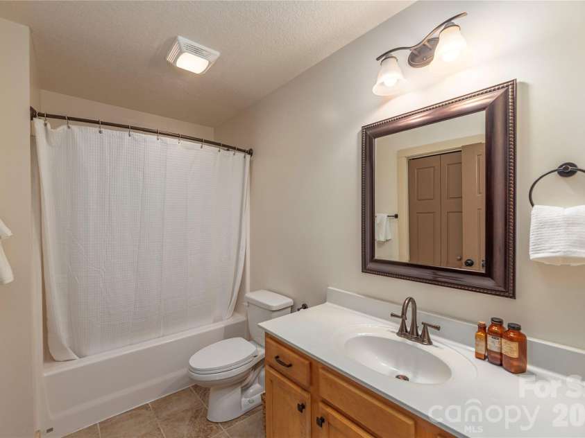 20 Golden Tree Lane, Asheville, NC 28806.  MLS# CAR4352934, YatesRealty ID 11140. 