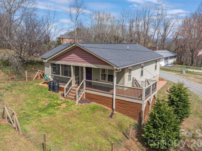 20 Golden Tree Lane, Asheville, NC 28806.  MLS# CAR4352934, YatesRealty ID 11140. 