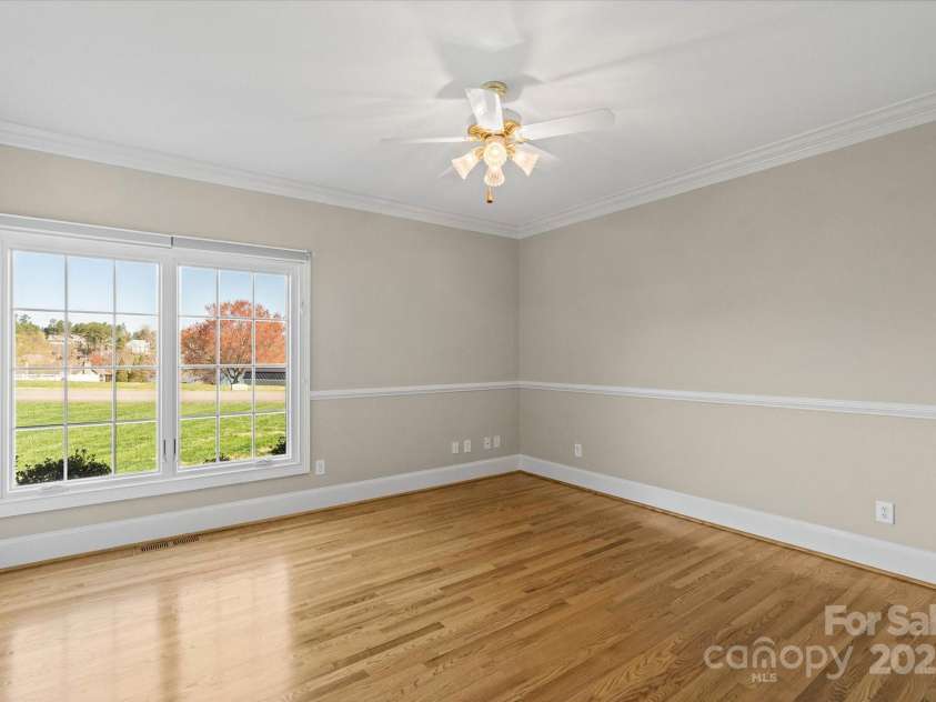 5809 Selkirk Drive, Hickory, NC 28601.  MLS# CAR4235652, YatesRealty ID 11140. 2nd bedroom on main level