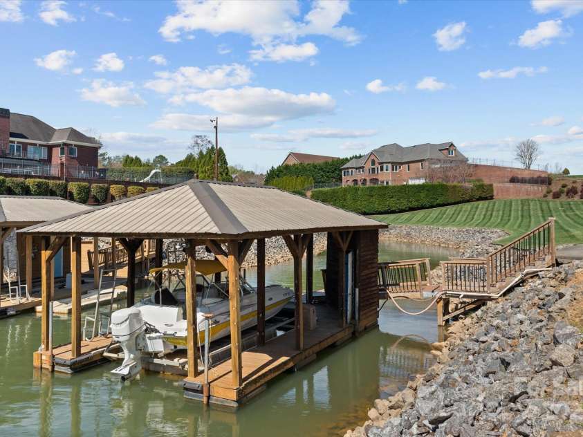 5809 Selkirk Drive, Hickory, NC 28601.  MLS# CAR4235652, YatesRealty ID 11140. Boat dock with lift
