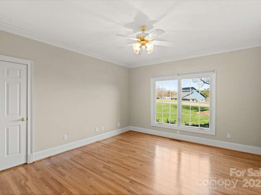 5809 Selkirk Drive, Hickory, NC 28601.  MLS# CAR4235652, YatesRealty ID 11140. Study or bedroom off the primary