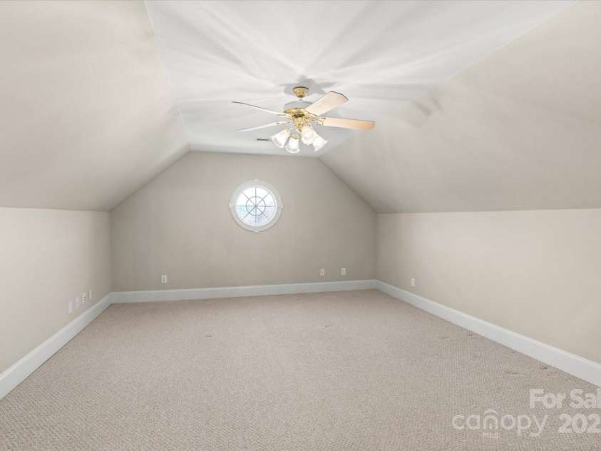 5809 Selkirk Drive, Hickory, NC 28601.  MLS# CAR4235652, YatesRealty ID 11140. Upper level Bonus Room