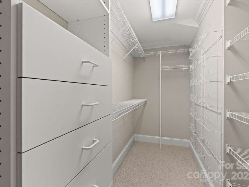 5809 Selkirk Drive, Hickory, NC 28601.  MLS# CAR4235652, YatesRealty ID 11140. Upper level walk in closet