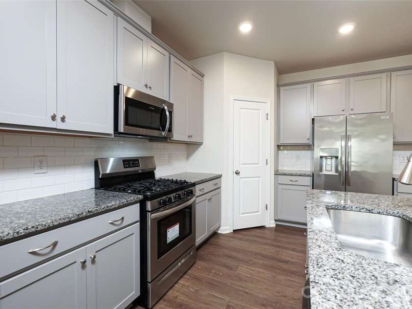 12833 Canton Side Avenue, Charlotte, NC 28273.  MLS# CAR4354993, YatesRealty ID 11141. 