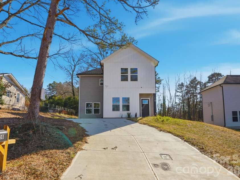 100 Boyette Drive, Albemarle, NC 28001.  MLS# CAR4333625, YatesRealty ID 11145. 