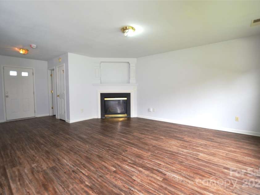 14608 Arlandes Drive, Charlotte, NC 28278.  MLS# CAR4246010, YatesRealty ID 11145. 