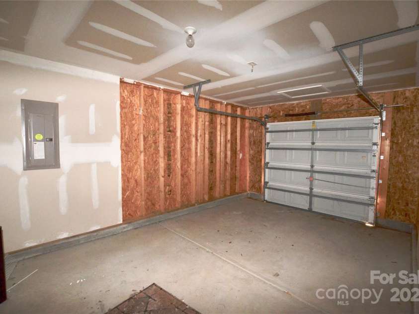 14608 Arlandes Drive, Charlotte, NC 28278.  MLS# CAR4246010, YatesRealty ID 11145. 