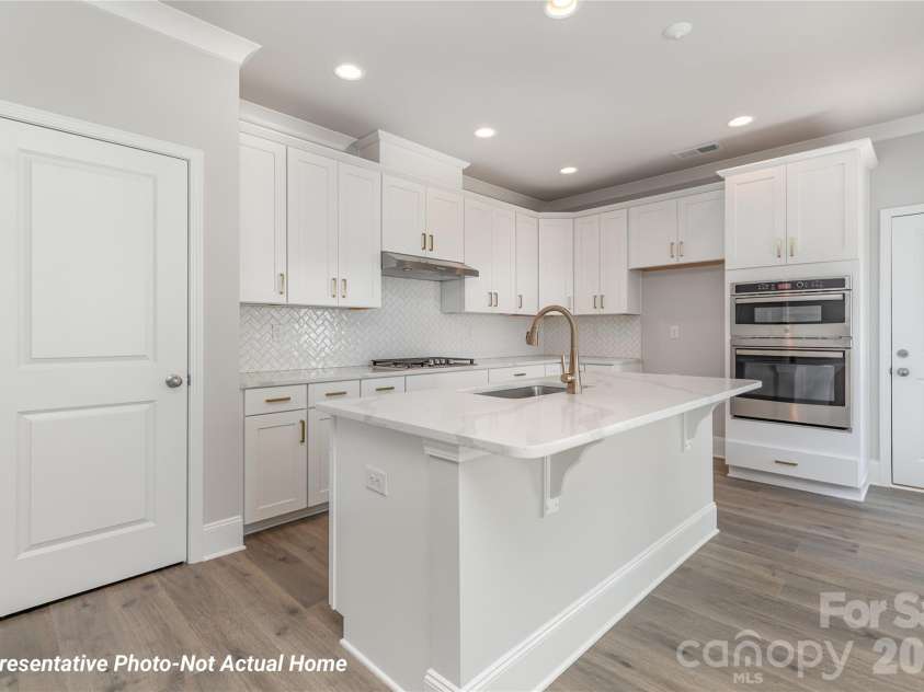 10219 Rainier Trail Drive, Huntersville, NC 28078.  MLS# CAR4342827, YatesRealty ID 11146. Kitchen