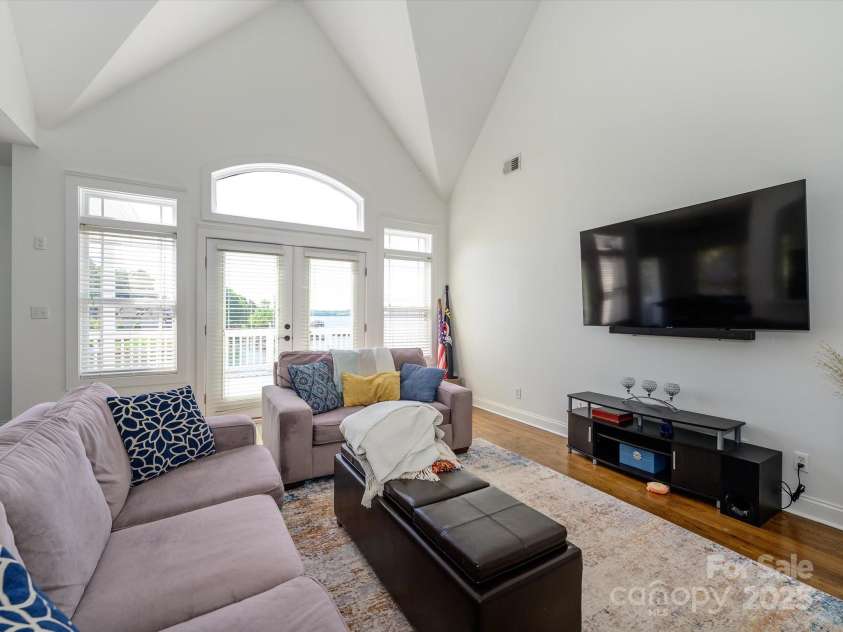 125 Mariner Pointe Lane, Mooresville, NC 28117.  MLS# CAR4252558, YatesRealty ID 11147. 