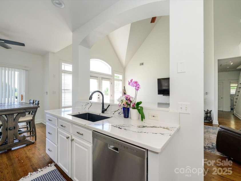 125 Mariner Pointe Lane, Mooresville, NC 28117.  MLS# CAR4252558, YatesRealty ID 11147. 