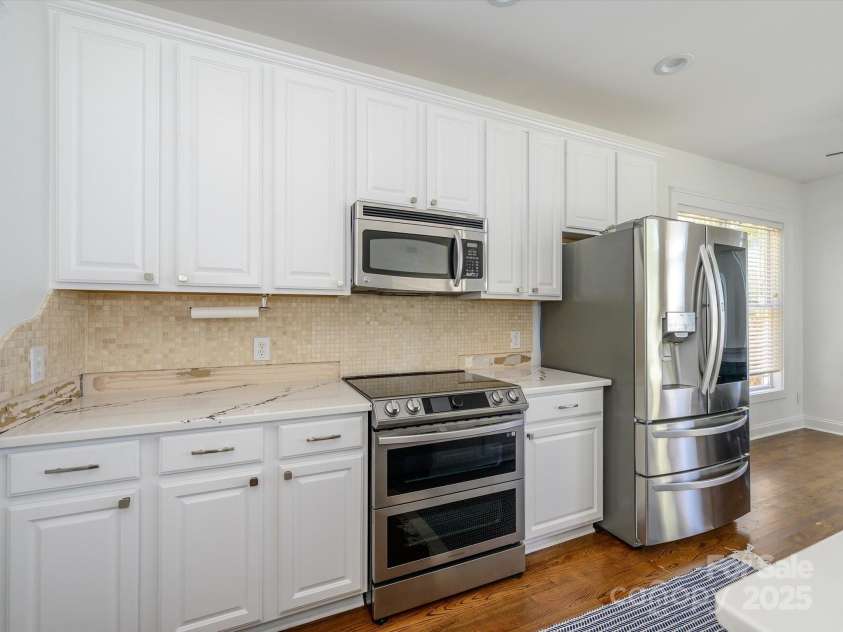 125 Mariner Pointe Lane, Mooresville, NC 28117.  MLS# CAR4252558, YatesRealty ID 11147. 