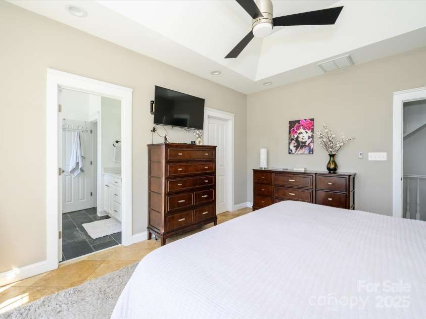 125 Mariner Pointe Lane, Mooresville, NC 28117.  MLS# CAR4252558, YatesRealty ID 11147. 