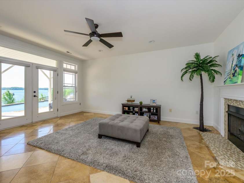 125 Mariner Pointe Lane, Mooresville, NC 28117.  MLS# CAR4252558, YatesRealty ID 11147. 