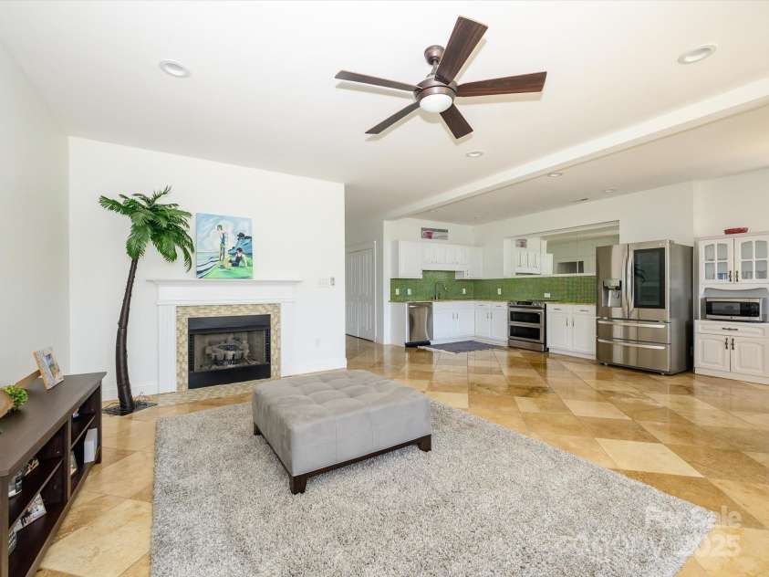 125 Mariner Pointe Lane, Mooresville, NC 28117.  MLS# CAR4252558, YatesRealty ID 11147. 