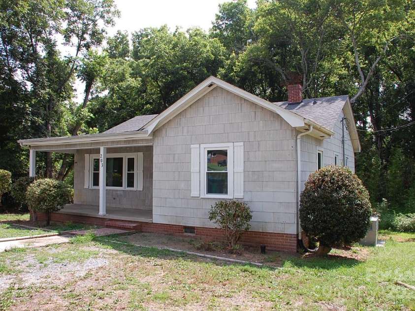 203 West Drive, Albemarle, NC 28001.  MLS# CAR4164195, YatesRealty ID 11149. 