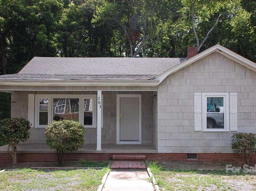 203 West Drive, Albemarle, NC 28001.  MLS# CAR4164195, YatesRealty ID 11149. 