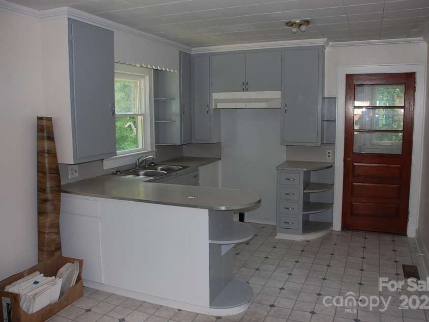 203 West Drive, Albemarle, NC 28001.  MLS# CAR4164195, YatesRealty ID 11149. 