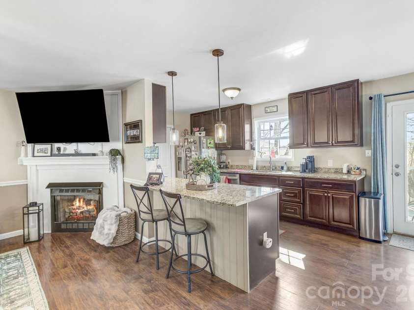 92 Willow Bend, Hendersonville, NC 28792.  MLS# CAR4344967, YatesRealty ID 11149. 