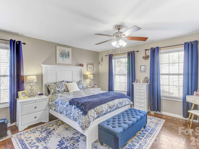 92 Willow Bend, Hendersonville, NC 28792.  MLS# CAR4344967, YatesRealty ID 11149. 