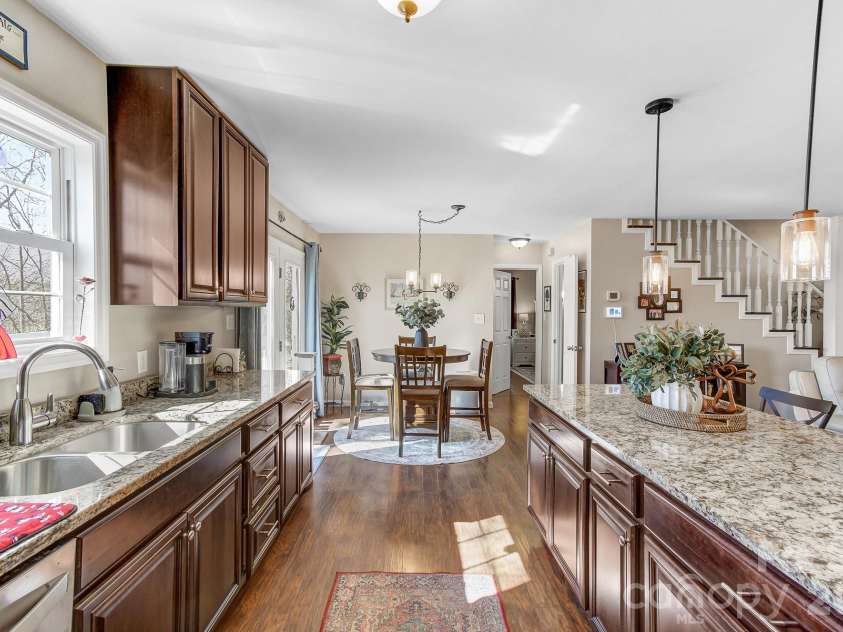 92 Willow Bend, Hendersonville, NC 28792.  MLS# CAR4344967, YatesRealty ID 11149. 