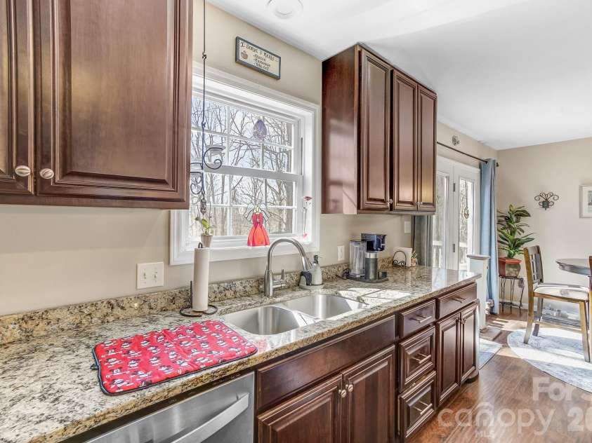 92 Willow Bend, Hendersonville, NC 28792.  MLS# CAR4344967, YatesRealty ID 11149. 