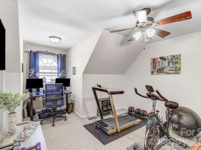 92 Willow Bend, Hendersonville, NC 28792.  MLS# CAR4344967, YatesRealty ID 11149. 