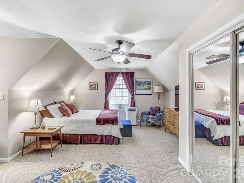 92 Willow Bend, Hendersonville, NC 28792.  MLS# CAR4344967, YatesRealty ID 11149. 