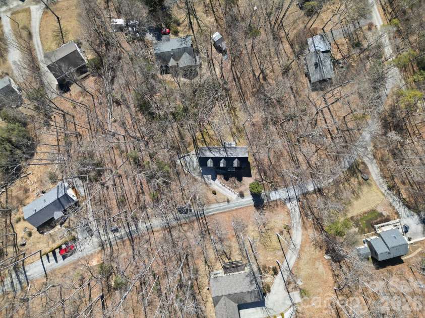92 Willow Bend, Hendersonville, NC 28792.  MLS# CAR4344967, YatesRealty ID 11149. 