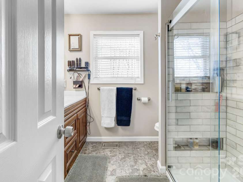 92 Willow Bend, Hendersonville, NC 28792.  MLS# CAR4344967, YatesRealty ID 11149. 
