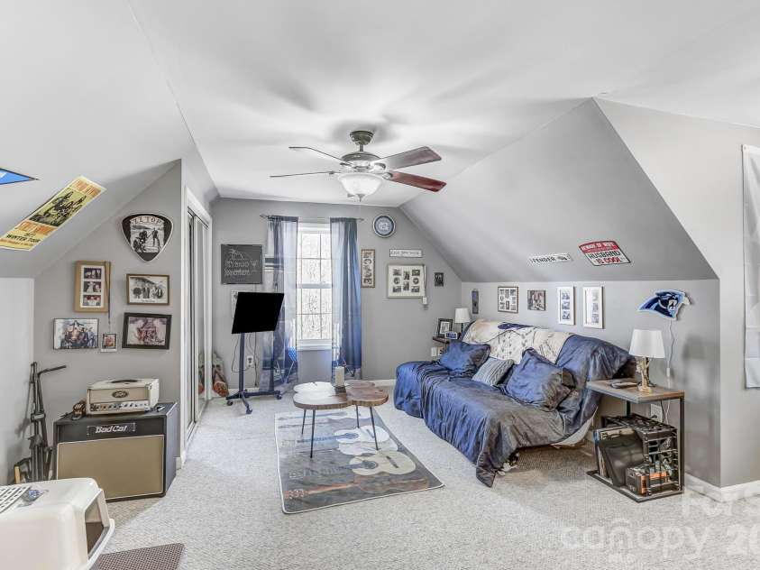 92 Willow Bend, Hendersonville, NC 28792.  MLS# CAR4344967, YatesRealty ID 11149. 