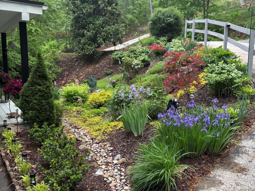 92 Willow Bend, Hendersonville, NC 28792.  MLS# CAR4344967, YatesRealty ID 11149. Summer Photo