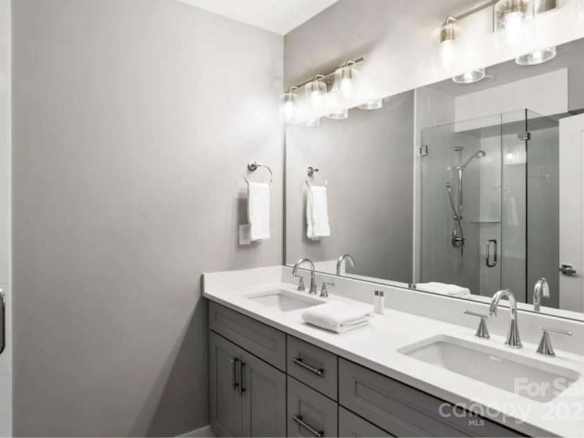 102 Southside Avenue, Asheville, NC 28801.  MLS# CAR4317686, YatesRealty ID 1115. 