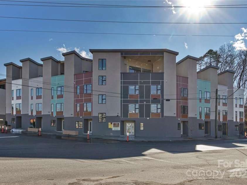 102 Southside Avenue, Asheville, NC 28801.  MLS# CAR4317686, YatesRealty ID 1115. 