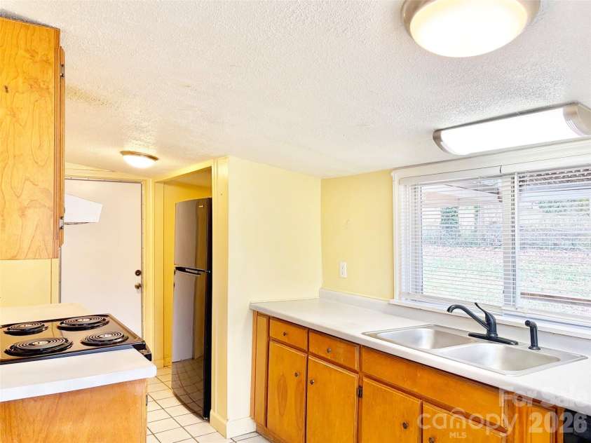 20 Spring Drive, Asheville, NC 28806.  MLS# CAR4276422, YatesRealty ID 1115. 