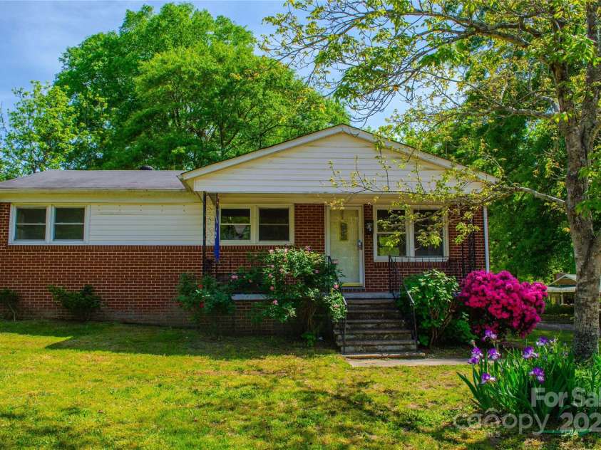 105 Hopper Street, Clover, SC 29710.  MLS# CAR4248806, YatesRealty ID 11150. 