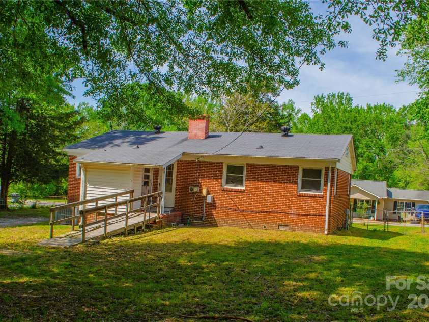 105 Hopper Street, Clover, SC 29710.  MLS# CAR4248806, YatesRealty ID 11150. 