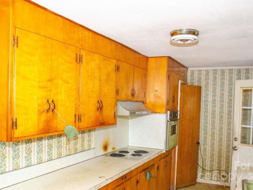 105 Hopper Street, Clover, SC 29710.  MLS# CAR4248806, YatesRealty ID 11150. 