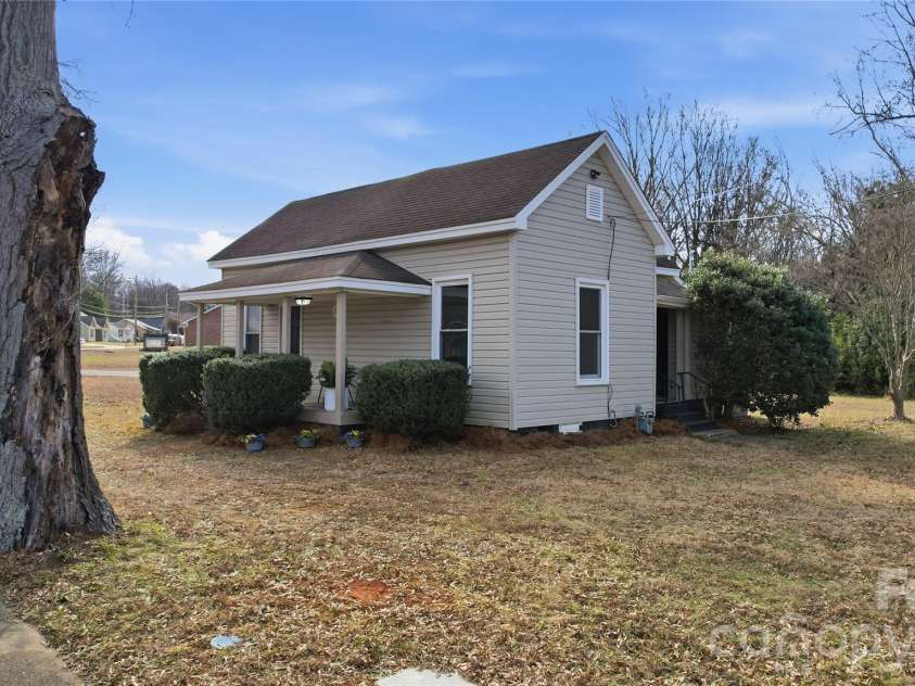 26-28 Cauthen Street, Rock Hill, SC 29730.  MLS# CAR4350136, YatesRealty ID 11150. 