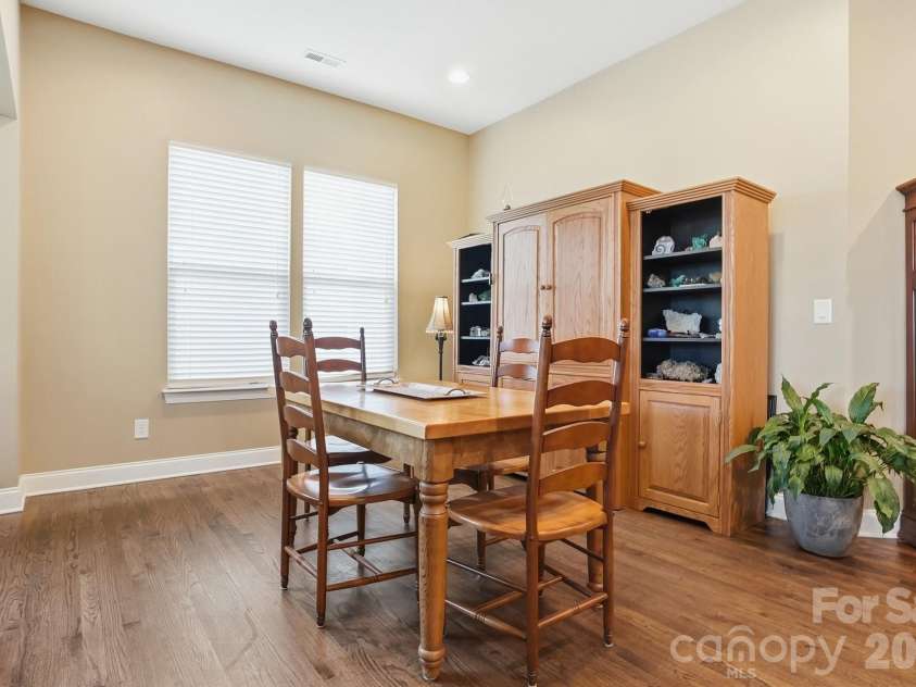 11010 Sparkle Creek Drive, Midland, NC 28107.  MLS# CAR4361341, YatesRealty ID 11151. Breakfast area