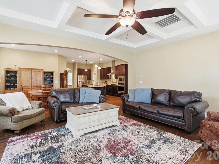 11010 Sparkle Creek Drive, Midland, NC 28107.  MLS# CAR4361341, YatesRealty ID 11151. Open to the kitchen