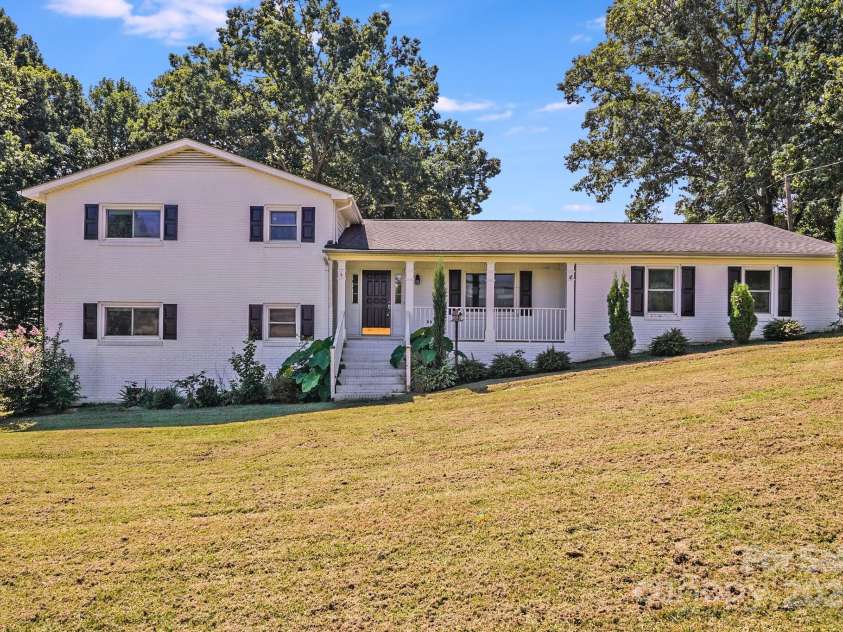 155 Mcadam Lane, Mooresville, NC 28117.  MLS# CAR4299489, YatesRealty ID 11152. 