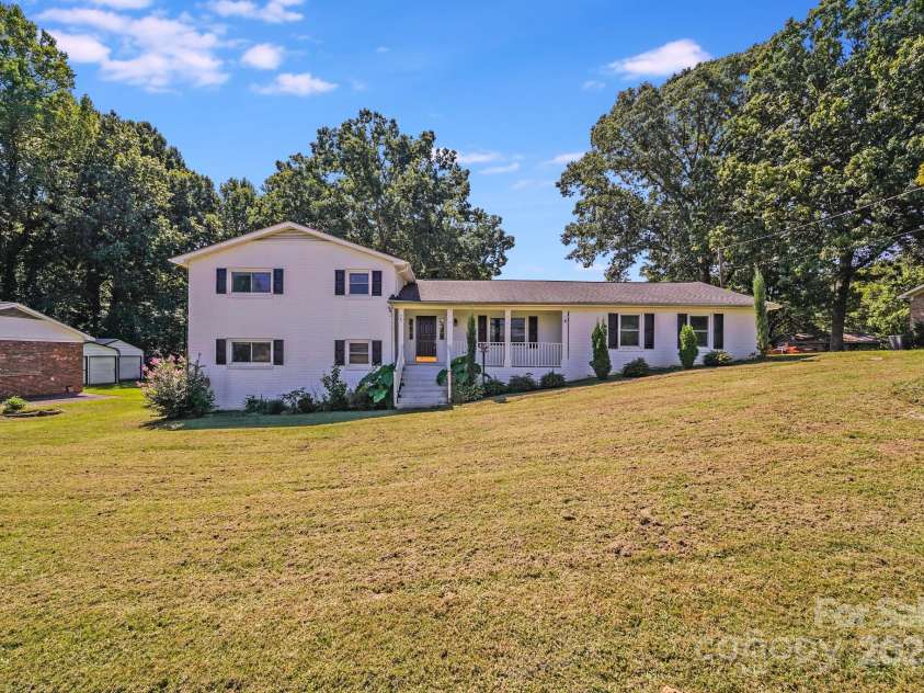 155 Mcadam Lane, Mooresville, NC 28117.  MLS# CAR4299489, YatesRealty ID 11152. 