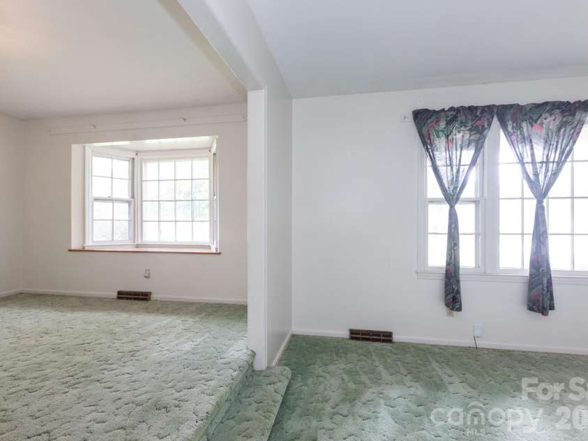 208 Victoria Circle, Kings Mountain, NC 28086.  MLS# CAR4295239, YatesRealty ID 11152. 