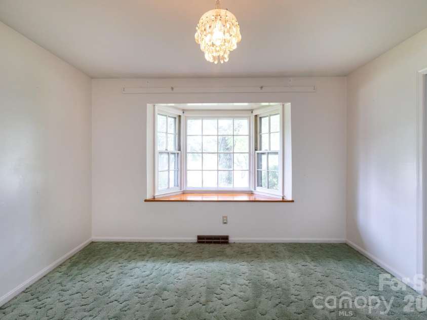 208 Victoria Circle, Kings Mountain, NC 28086.  MLS# CAR4295239, YatesRealty ID 11152. 