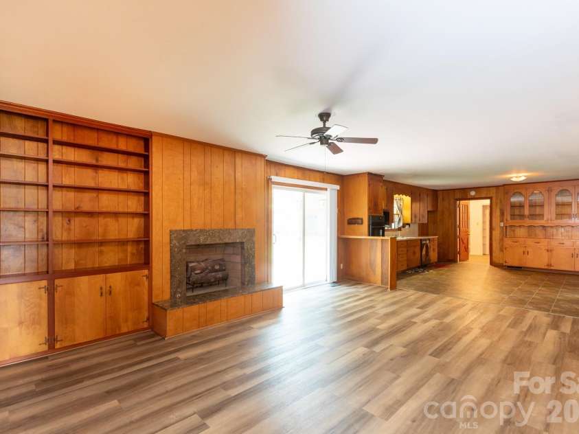 208 Victoria Circle, Kings Mountain, NC 28086.  MLS# CAR4295239, YatesRealty ID 11152. 