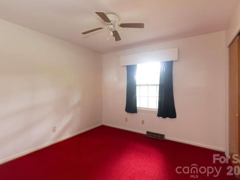 208 Victoria Circle, Kings Mountain, NC 28086.  MLS# CAR4295239, YatesRealty ID 11152. 
