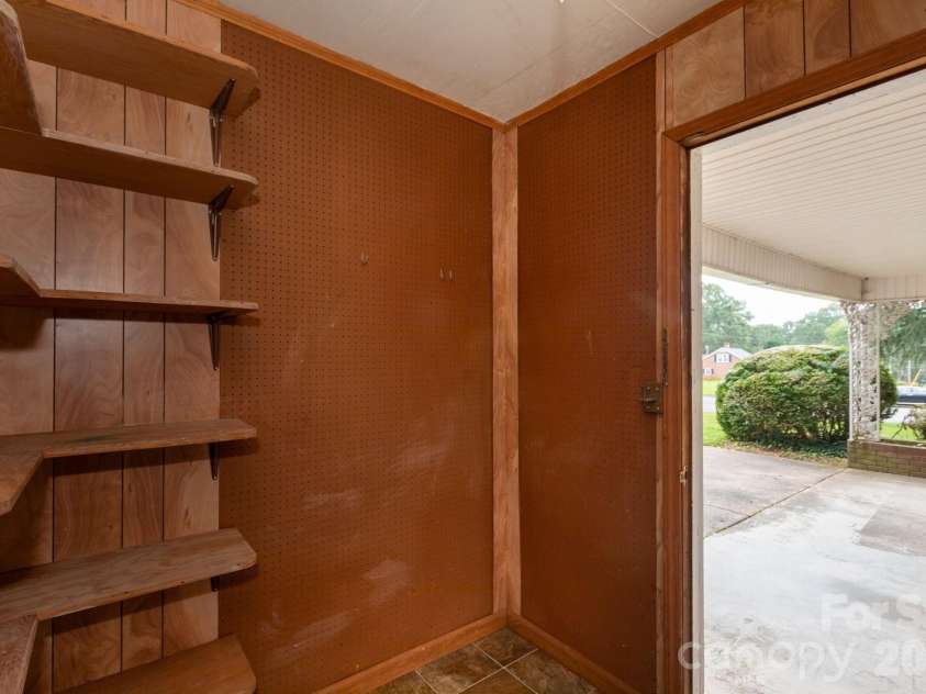 208 Victoria Circle, Kings Mountain, NC 28086.  MLS# CAR4295239, YatesRealty ID 11152. 