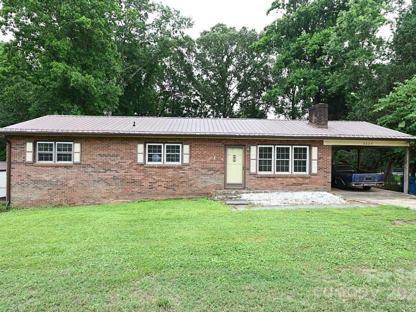 2625 Glenn Street, Newton, NC 28658.  MLS# CAR4265870, YatesRealty ID 11153. 